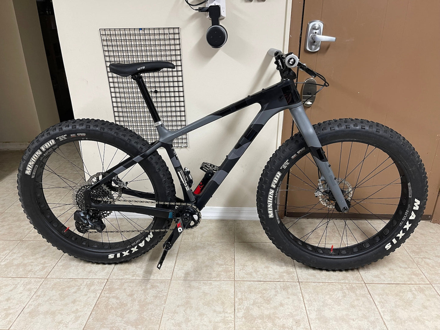 2019 Salsa Beargrease Carbon